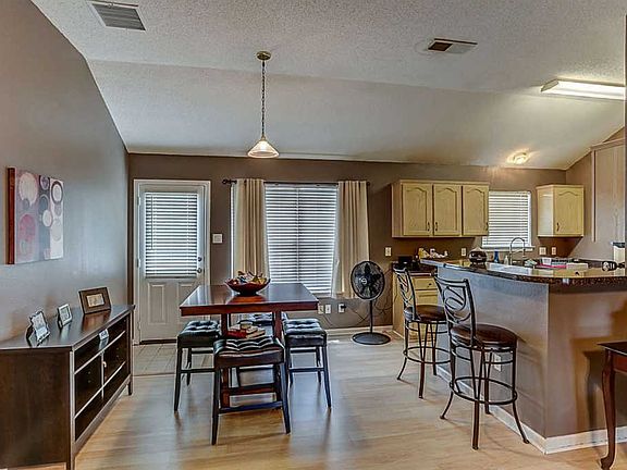 2nd image of 4413 N Pecan Creek Cir