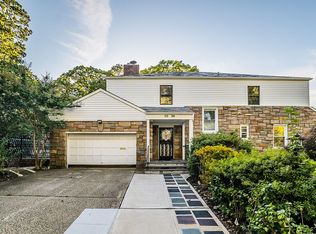 85-26 Edgerton Blvd, Jamaica Estates, NY 11432