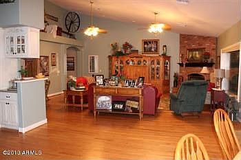 5th image of 2443 E Emerald Ave