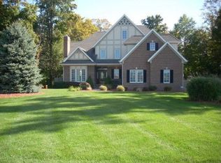 1717 Stockbridge Dr, Saint Joseph, MI 49085