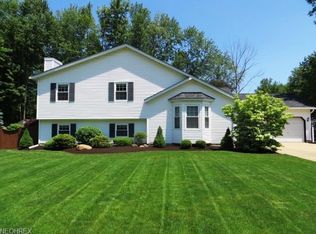 33522 Dickens Cir, North Ridgeville, OH 44039