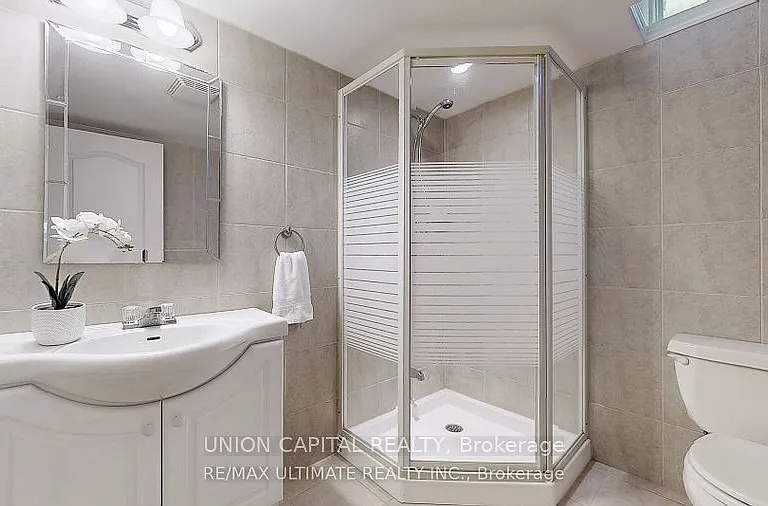 46 Clover St #BASEMENT — Photo 4