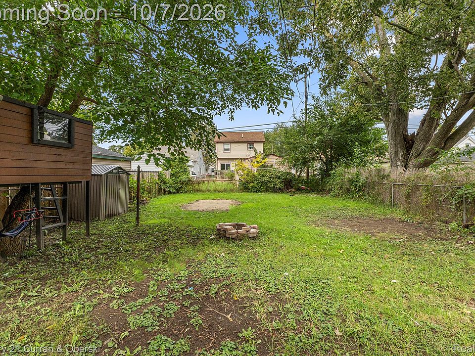 26016 Pennie St, photo 24