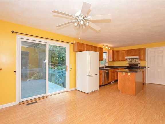 4th image of 14 Ivy Hollow Ct