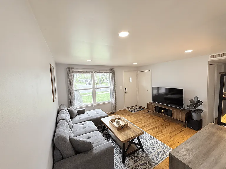 18 W Eden Ct — Photo 8