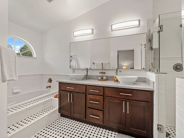 5250 Sapphire Valley — Photo 22