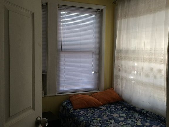 5th image of 5023 47th St