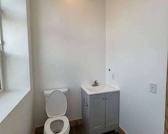 4th image of 1190 Stafford Rd #3