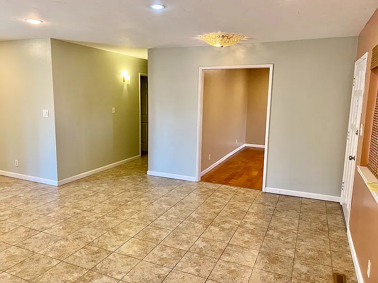 6515 N Orchard St — Photo 5