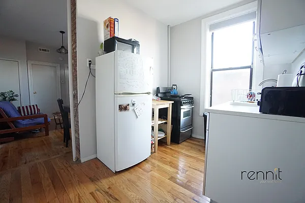 Rented by Rennit Inc. | media 21