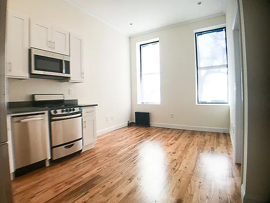 Rented by Francine Realty | media 10