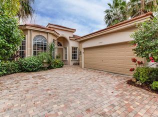 10862 Royal Devon Way, Wellington, FL 33449