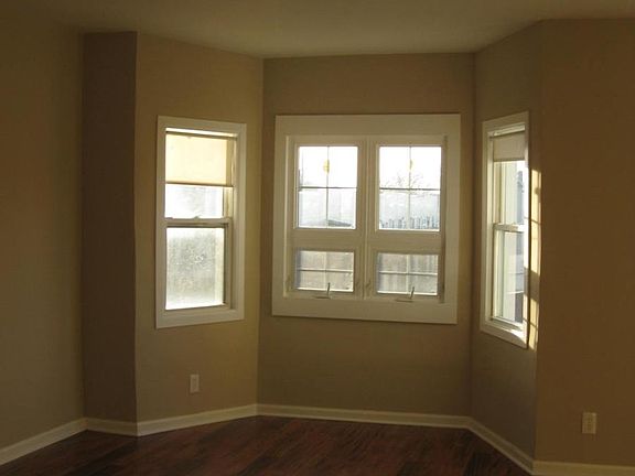3rd image of 1725 N Kedzie Ave
