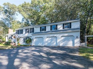 289 Oakwoods Dr, South Kingstown, RI 02879