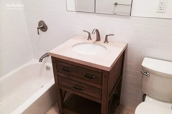 Rented by Sotheby's International Realty | media 23