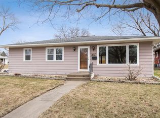 2095 Golfview Ct, Marion, IA 52302