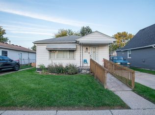 26044 Clancy St, Roseville, MI 48066