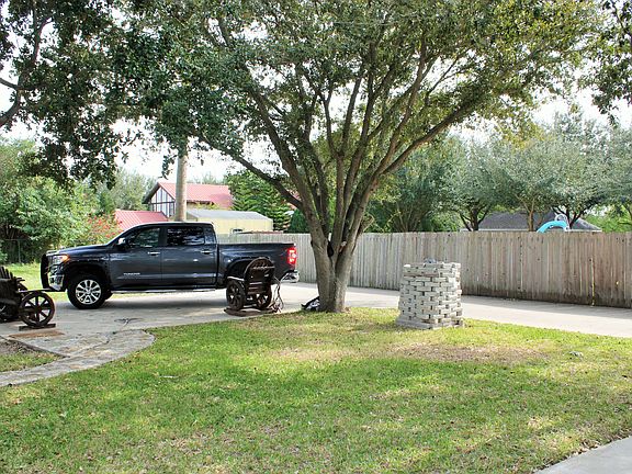 5th image of 2410 Highland Dr.
