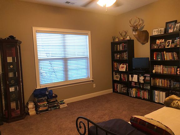 2nd bedroom downstairs 