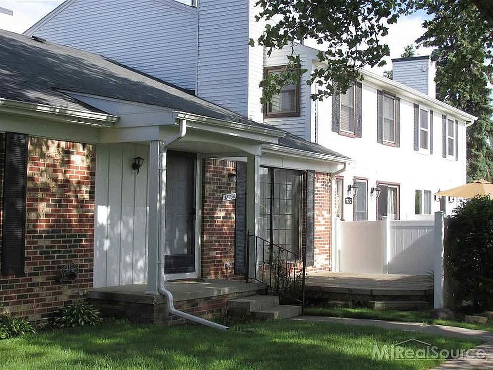 1st image of 38738 Golfview Dr E