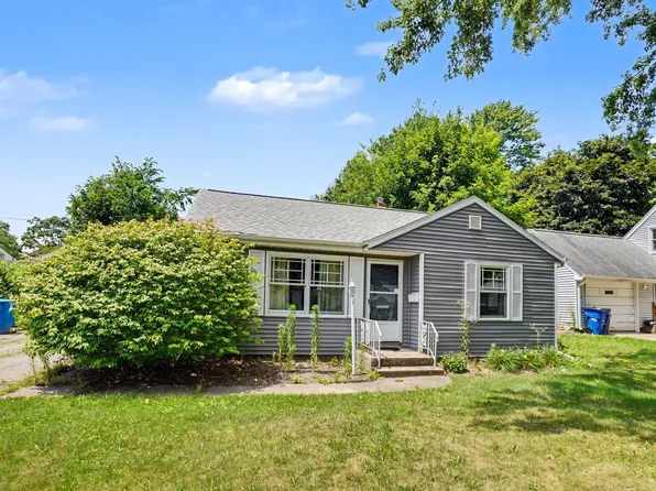 121 N Ridgeway Dr, Battle Creek, MI 49015