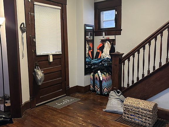 4th image of 3326 W Michigan St