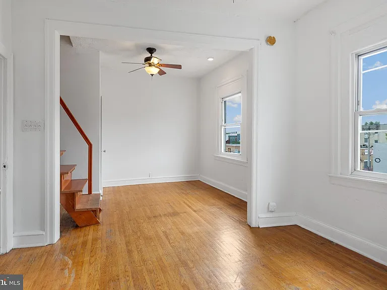 707 W Girard Ave #2F — Photo 16