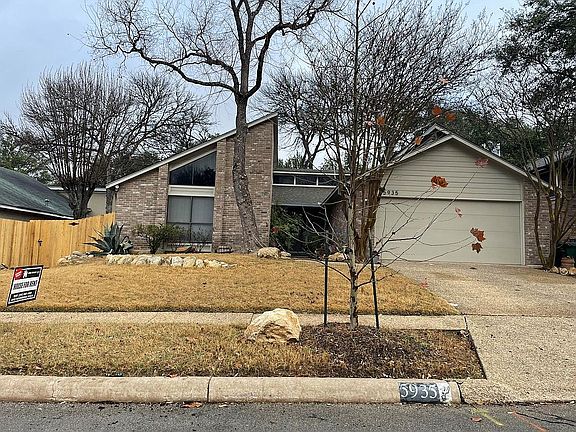 2nd image of 5935 Woodridge Rock