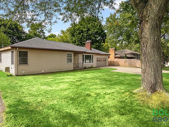 2nd image of 857 Covell Ave NW