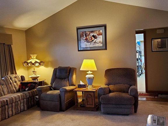 5th image of 111 Deer Dr