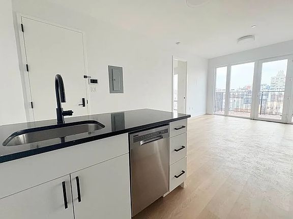 3rd image of 141 Frost St #4D