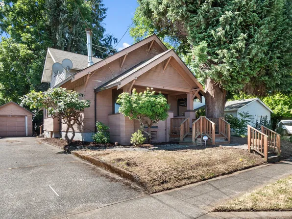225 W Arlington St, Gladstone, OR 97027
