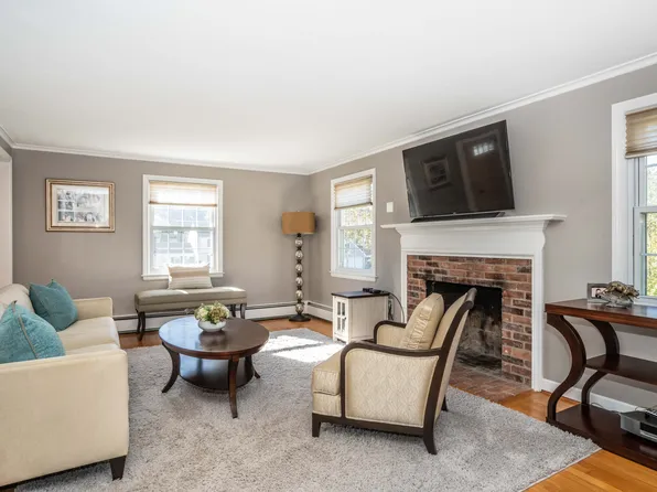 33 April Drive, Glastonbury, CT 06033