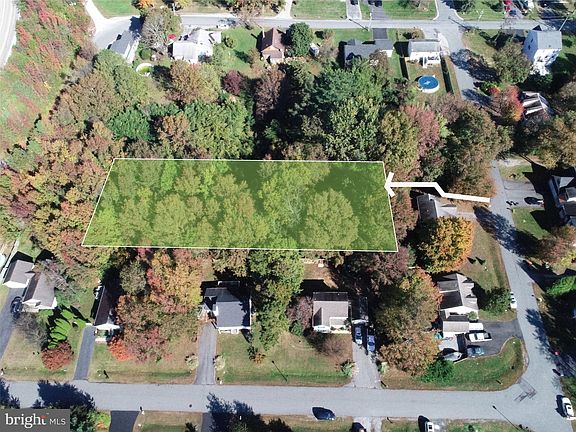 2nd image of Chesapeake Ave