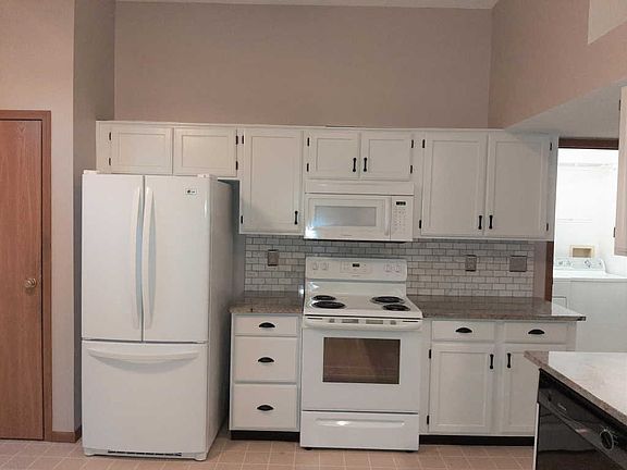 3rd image of 3057 Highland Park Dr