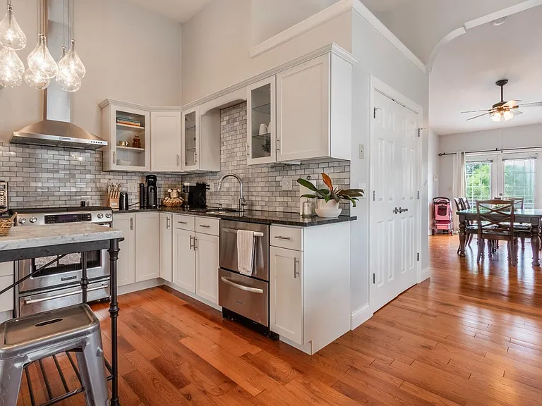 316 Walnut St — Photo 7