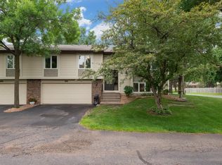 9446 Kingsview Ln N, Maple Grove, MN 55369