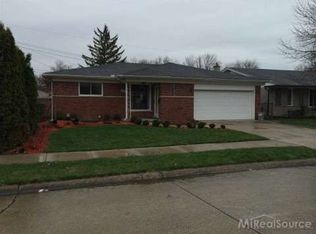 21647 Ardmore Park Dr, Saint Clair Shores, MI 48081