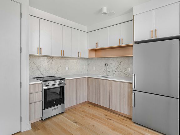 3rd image of 2-24 26th Ave #328