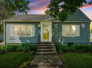 1200 34th St NE, Cedar Rapids, IA 52402