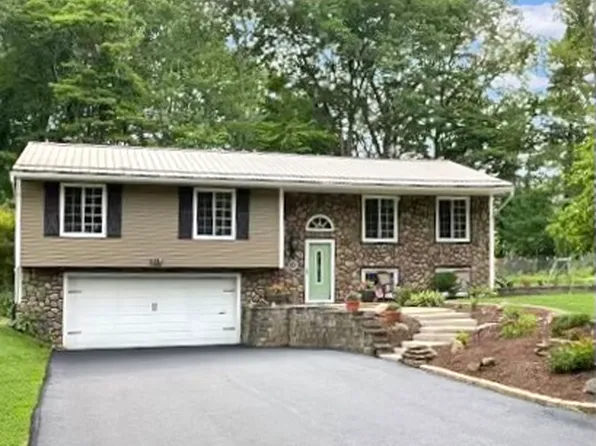 2903 N Beaver St, New Castle, PA 16105