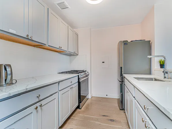 60 Oceana Drive West image 10 of 23