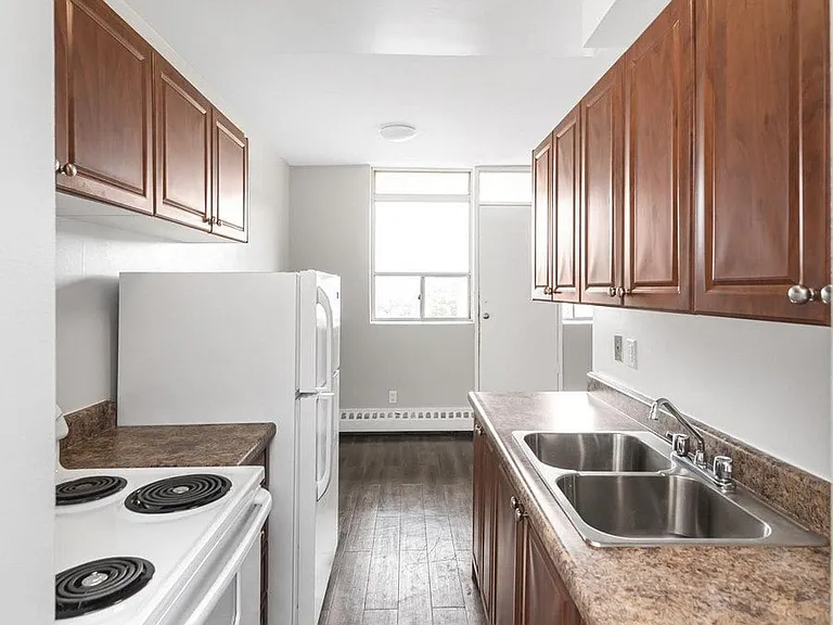 12 Mountain Ave N — Photo 11