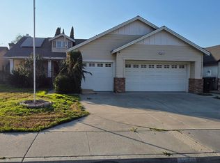 3026 Sage Ct, Hanford, CA