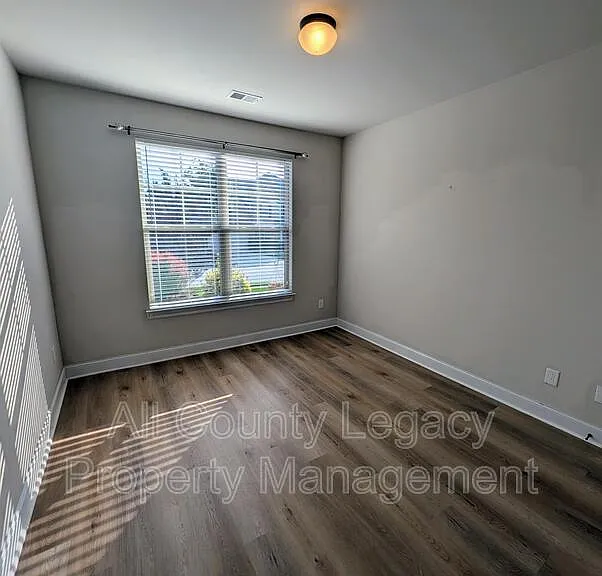 526 Georgia Cir — Photo 11