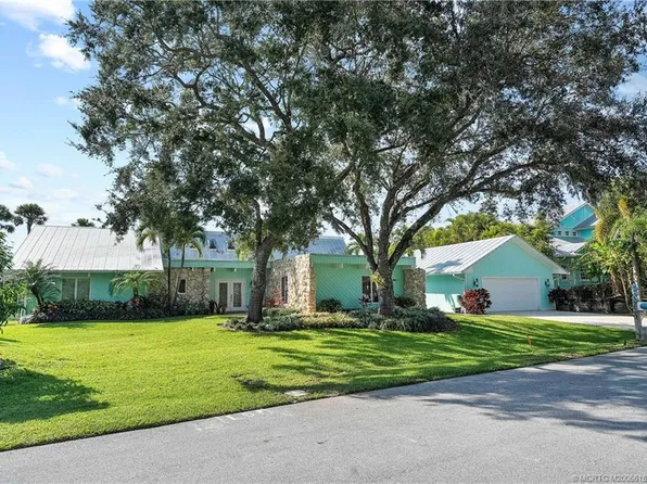 220 SW Willow Lake Trl, Stuart, FL 34997