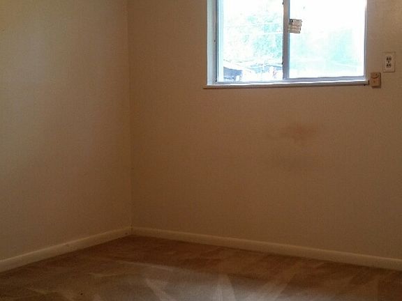 4th image of 3421 Kenwood St