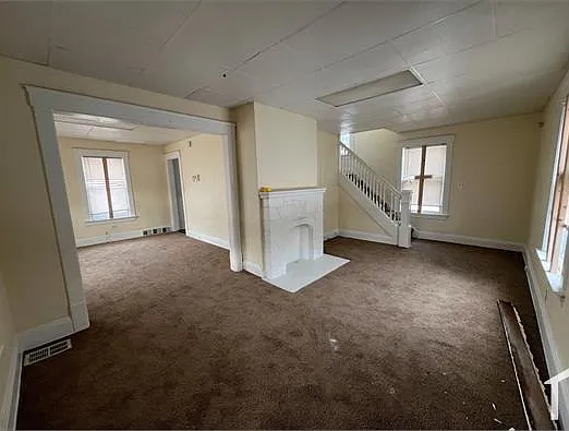 1318 E 188th St — Photo 2