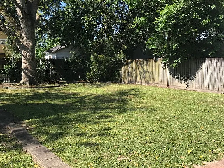 812 General Mouton Ave — Photo 13