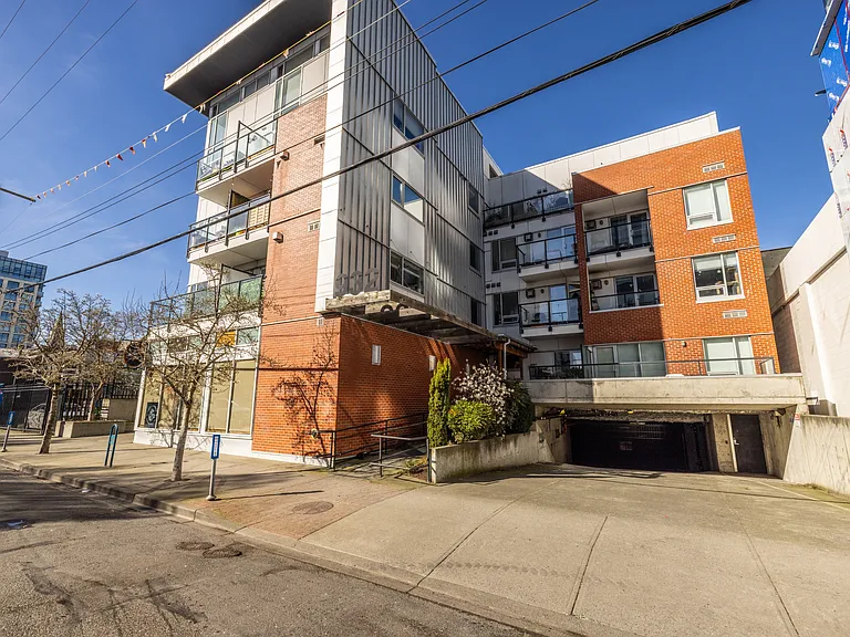 932 Johnson St #202 — Photo 13